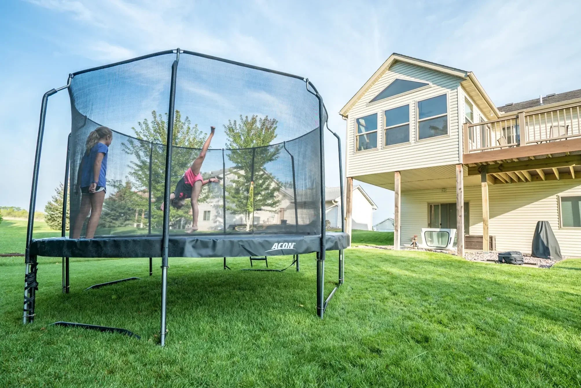 Compact Trampoline Options for Small Urban Spaces in Canada