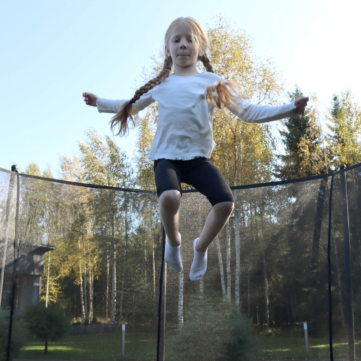 ACON Air 15ft Round Trampoline with Safety Net and Ladder (3)