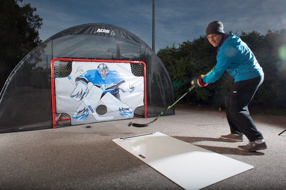 NHL-player Mikael Granlund and ACON Wave SP150 -shooting pad